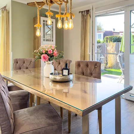 Hus Oevern Diek بيت للعطل