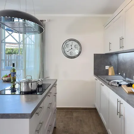 Dom wakacyjny Hus Oevern Diek Zingst