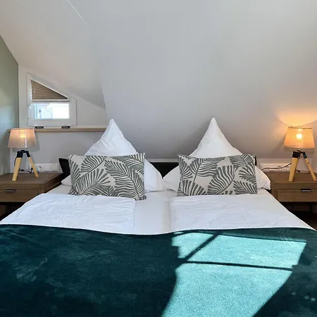 Dom wakacyjny Hus Oevern Diek Zingst