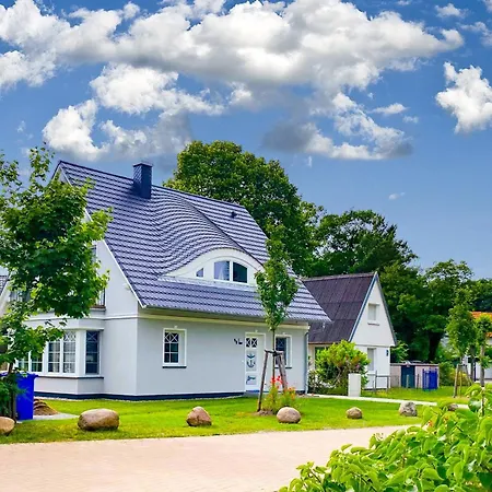 Dom wakacyjny Hus Oevern Diek Zingst