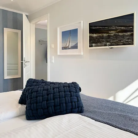 Hus Oevern Diek بيت للعطل زنغست